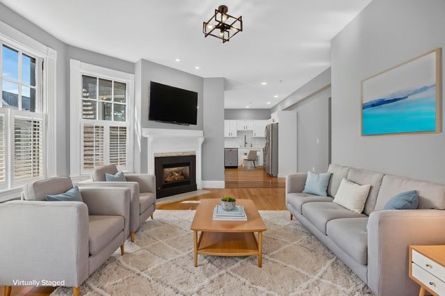 254 Lafayette St 2F, Salem, MA 01970