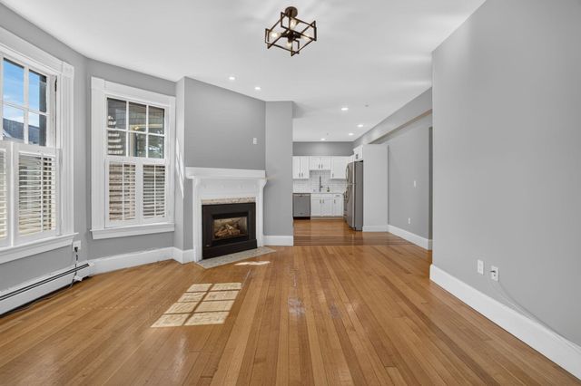 254 Lafayette St 2F, Salem, MA 01970