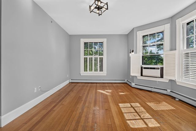 254 Lafayette St 2F, Salem, MA 01970