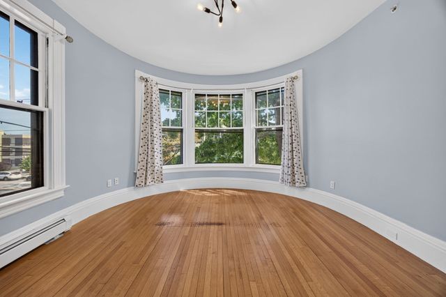 254 Lafayette St 2F, Salem, MA 01970