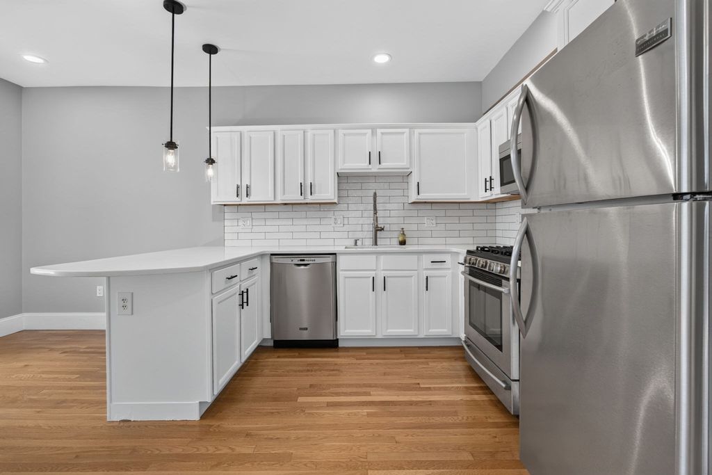 254 Lafayette St 2F, Salem, MA 01970