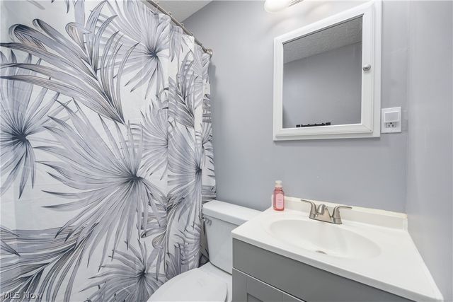 572 Bell Avenue, Elyria, OH 44035