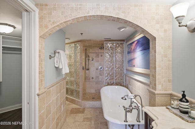 1951 OCEAN Drive S 2A, Jacksonville Beach, FL 32250