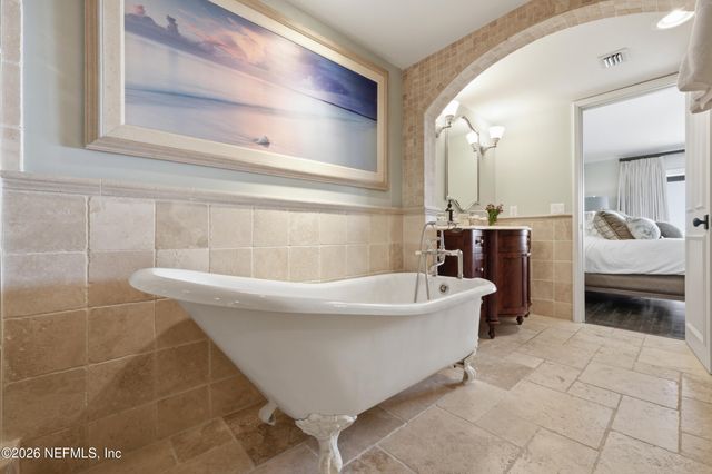 1951 OCEAN Drive S 2A, Jacksonville Beach, FL 32250