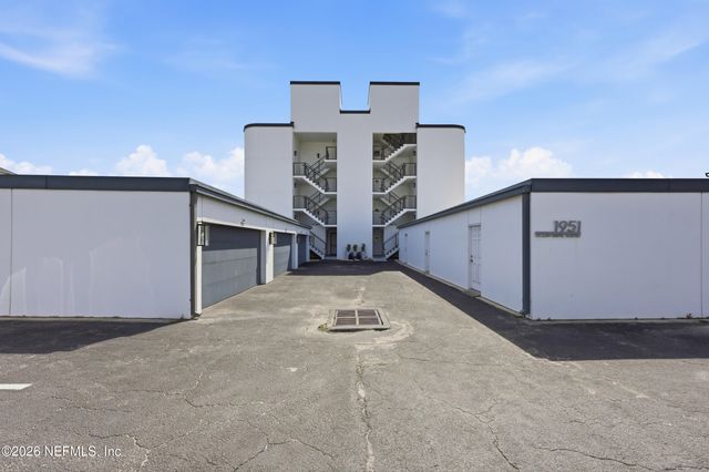 1951 OCEAN Drive S 2A, Jacksonville Beach, FL 32250