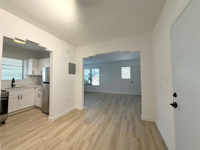 641 10th Street 2, Miami Beach, FL 33139