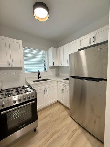 641 10th Street 2, Miami Beach, FL 33139