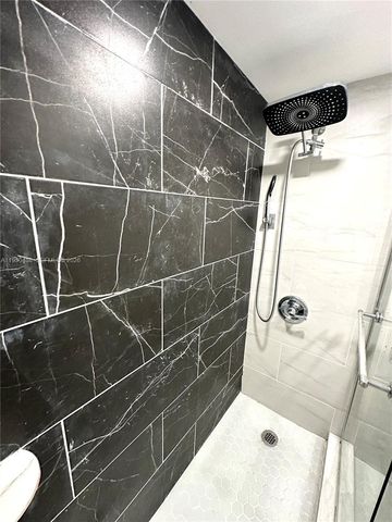 26 Diplomat Pkwy 2325, Hallandale Beach, FL 33009