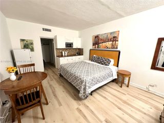 26 Diplomat Pkwy 2325, Hallandale Beach, FL 33009