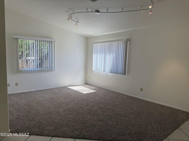 2946 W Ring Tail Drive, Tucson, AZ 85746