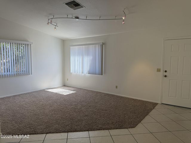 2946 W Ring Tail Drive, Tucson, AZ 85746