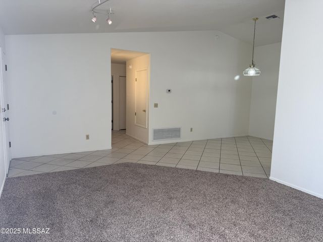2946 W Ring Tail Drive, Tucson, AZ 85746
