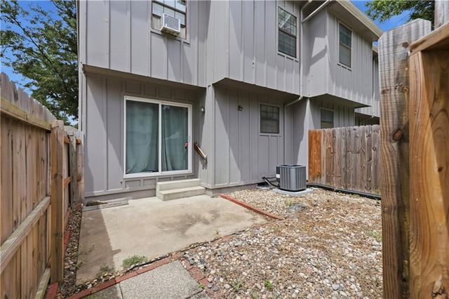 131 SW Donovan Road, Lee's Summit, MO 64063