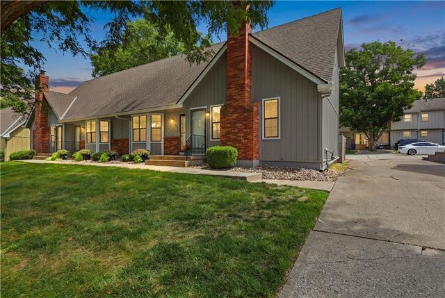 131 SW Donovan Road, Lee's Summit, MO 64063