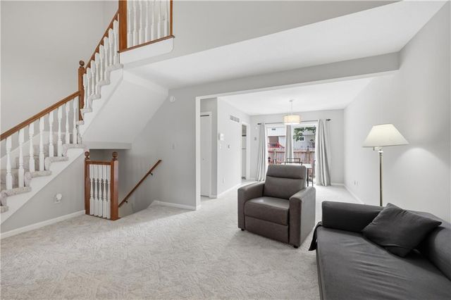 131 SW Donovan Road, Lee's Summit, MO 64063