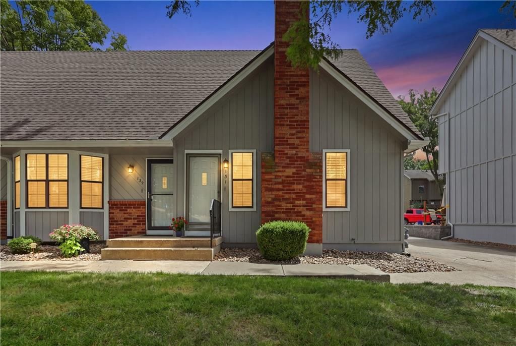 131 SW Donovan Road, Lee's Summit, MO 64063