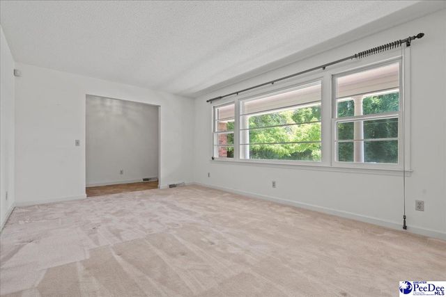 3239 W Forest Lake Dr., Florence, SC 29501