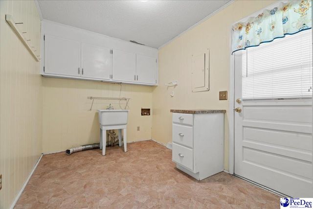 3239 W Forest Lake Dr., Florence, SC 29501