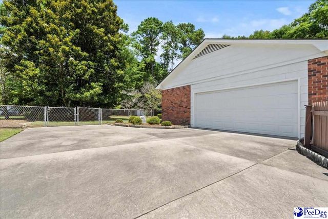 3239 W Forest Lake Dr., Florence, SC 29501