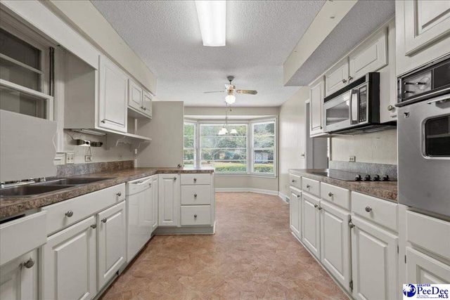 3239 W Forest Lake Dr., Florence, SC 29501