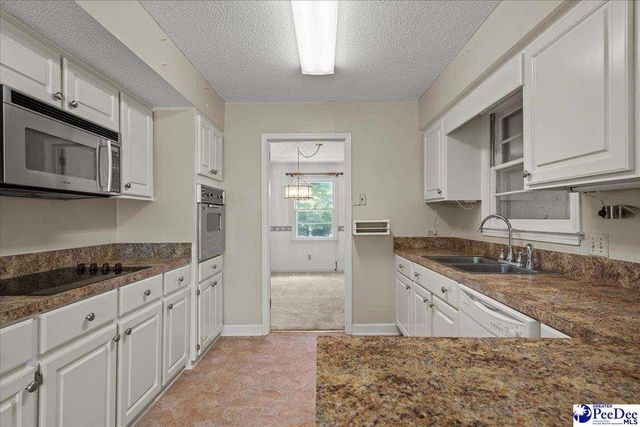 3239 W Forest Lake Dr., Florence, SC 29501