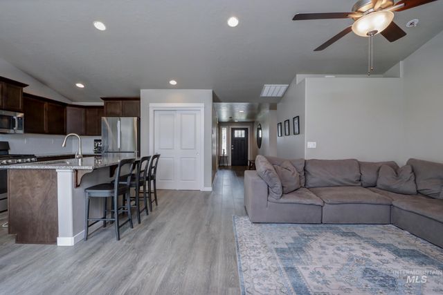 1169 N Ryde Ave, Kuna, ID 83634
