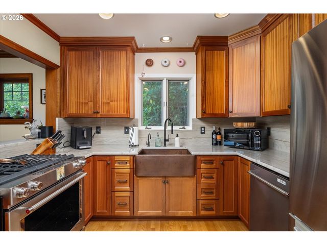 571 Nw ALPINE Ter, Portland, OR 97210