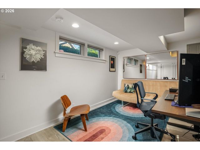 571 Nw ALPINE Ter, Portland, OR 97210