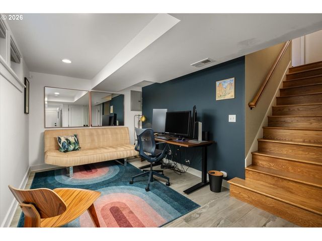 571 Nw ALPINE Ter, Portland, OR 97210