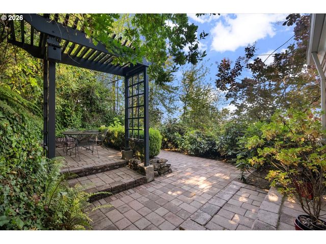 571 Nw ALPINE Ter, Portland, OR 97210