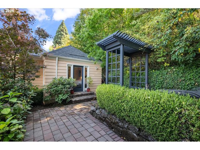 571 Nw ALPINE Ter, Portland, OR 97210