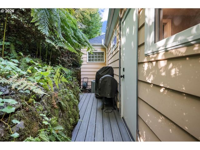 571 Nw ALPINE Ter, Portland, OR 97210