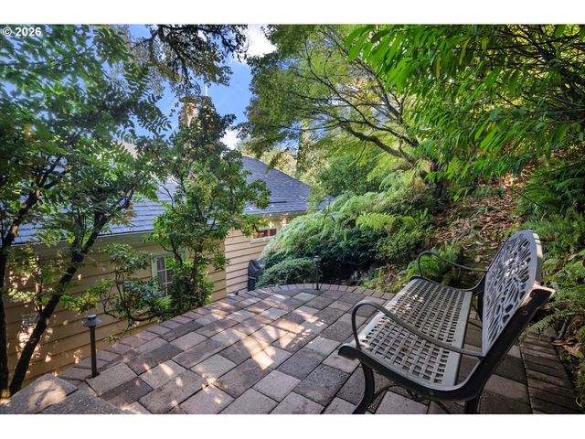 571 Nw ALPINE Ter, Portland, OR 97210
