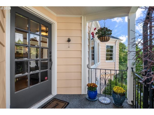 571 Nw ALPINE Ter, Portland, OR 97210