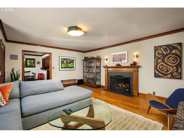 571 Nw ALPINE Ter, Portland, OR 97210