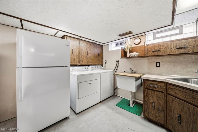 7506 Traymore Avenue, Brooklyn, OH 44144