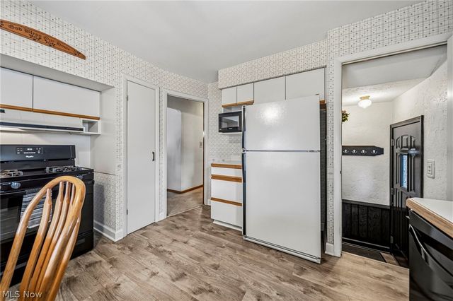 7506 Traymore Avenue, Brooklyn, OH 44144