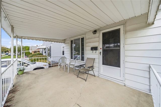 7506 Traymore Avenue, Brooklyn, OH 44144