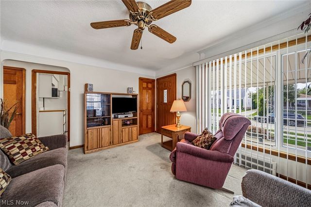 7506 Traymore Avenue, Brooklyn, OH 44144