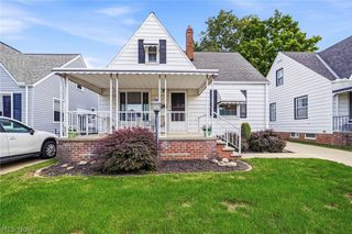 7506 Traymore Avenue, Brooklyn, OH 44144
