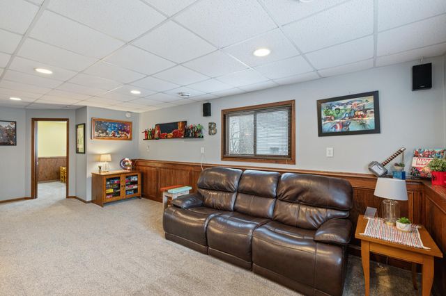 11807 Pennsylvania Avenue N, Champlin, MN 55316