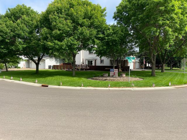 11807 Pennsylvania Avenue N, Champlin, MN 55316
