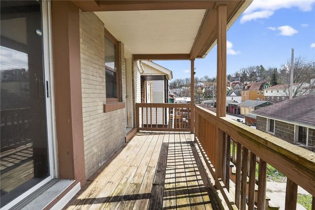 121 Clairtonica St, Crafton Heights, PA 15205