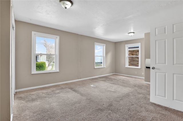 121 Clairtonica St, Crafton Heights, PA 15205