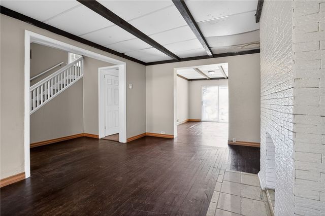 121 Clairtonica St, Crafton Heights, PA 15205