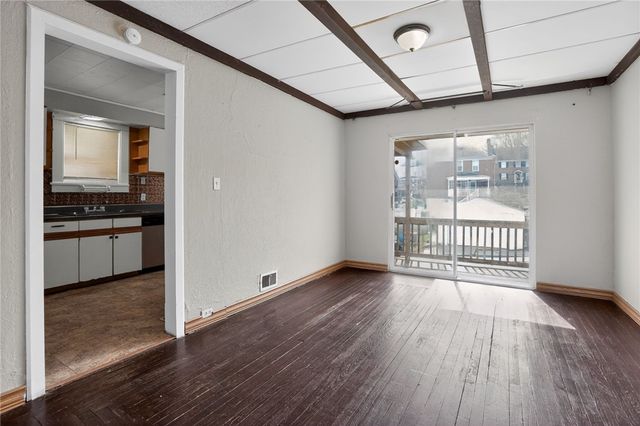 121 Clairtonica St, Crafton Heights, PA 15205