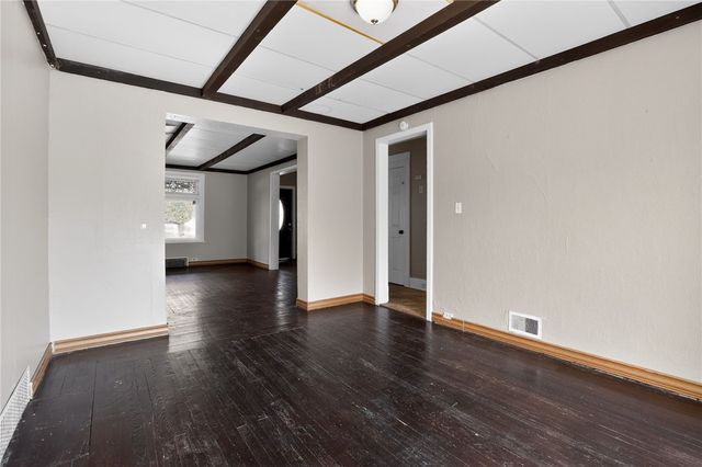 121 Clairtonica St, Crafton Heights, PA 15205