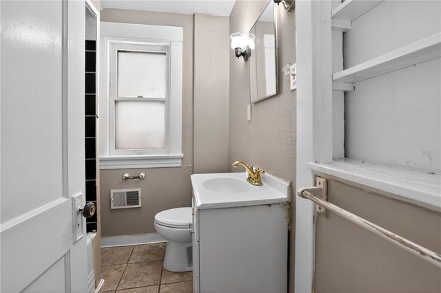 121 Clairtonica St, Crafton Heights, PA 15205