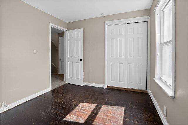 121 Clairtonica St, Crafton Heights, PA 15205