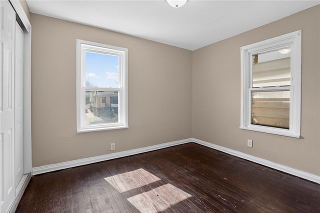 121 Clairtonica St, Crafton Heights, PA 15205